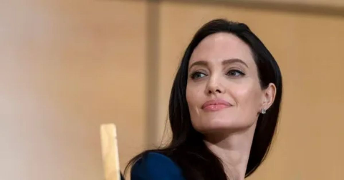 Famous Actress Riddles: Fun Brain Teasers for Movie Fans