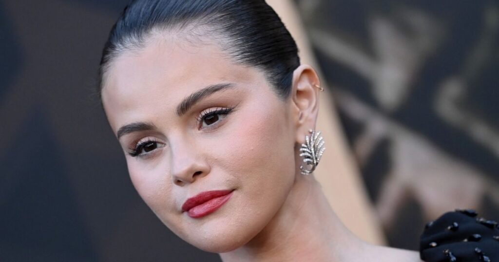 selena gomez lyrics riddles